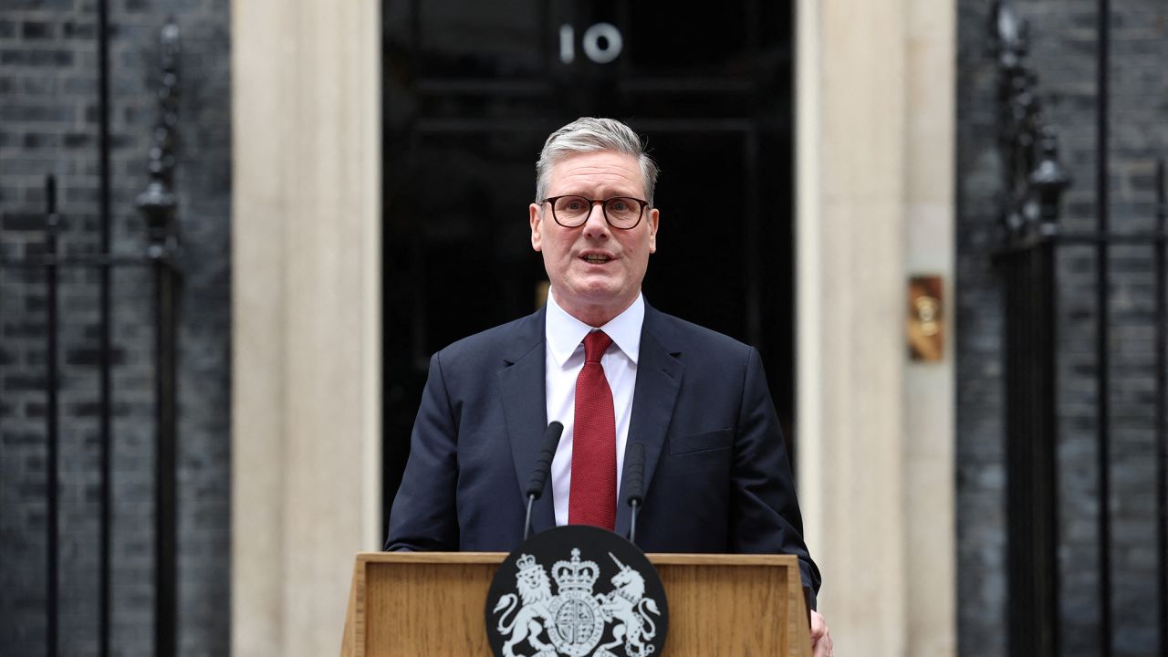 Incoming British Prime Minister Keir Starmer delivers a speech at Number 10 Downing Street, following the results of the election, in London, Britain, July 5, 2024. REUTERS/Phil Noble